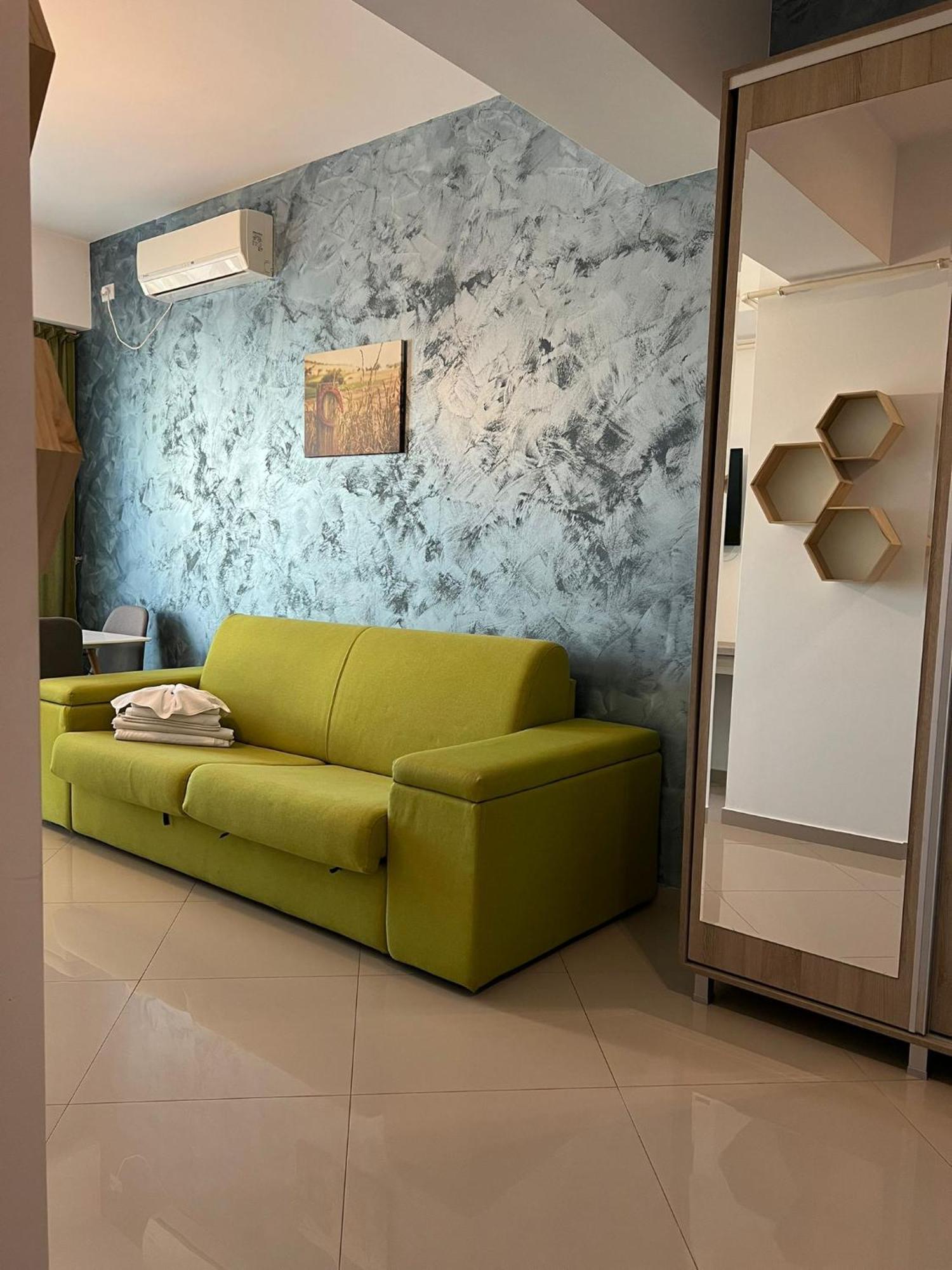 Luxury Glam Apartments Iasi At Lazar Palas Exterior foto