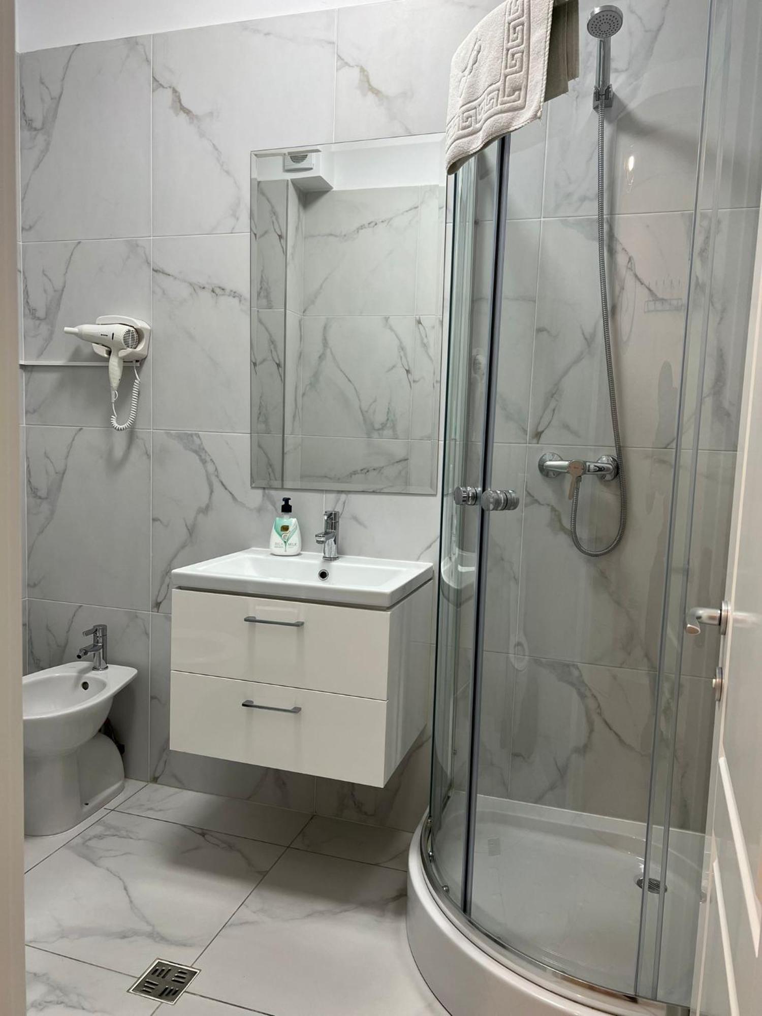 Luxury Glam Apartments Iasi At Lazar Palas Exterior foto